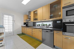 Cocina completa en Evergreen Costa Teguise, Lanzarote