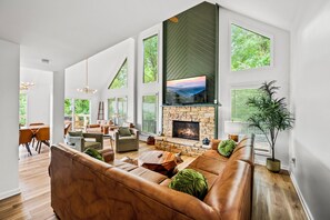 Welcome to The Top Knot in Chalet Village, a Stay Knotty Property!