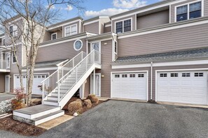 ,Front Elevation,