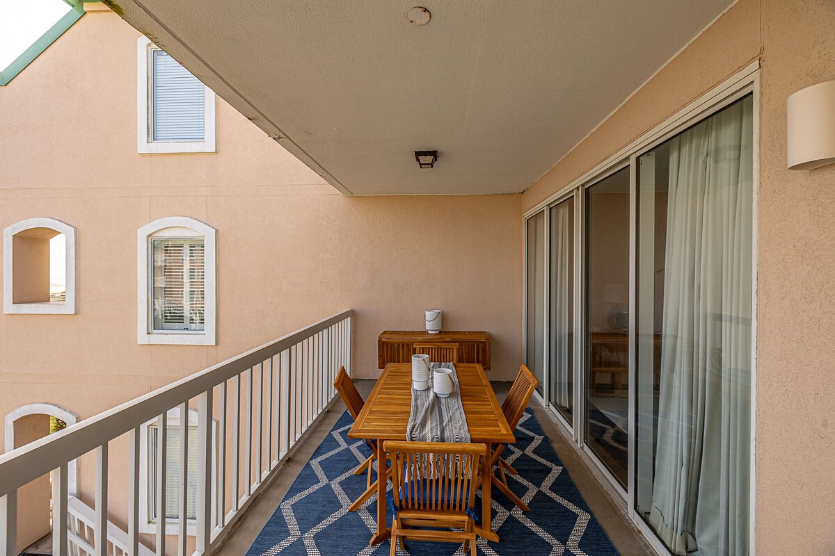 3 BR/3 BA Oceanfront Condo in St. Simons Grand