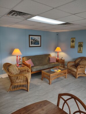 Living room.
