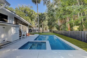 Pool & Spa