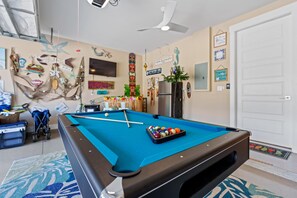 Pool Table, TV, Mini Fridge, Tiki Bar