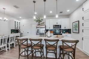 Breakfast bar and kitchen