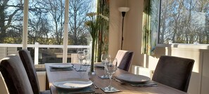 Dinning area (1)