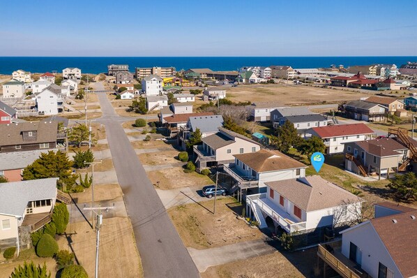 Exterior & Distance to Beach