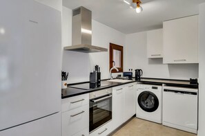 Kitchen (1)