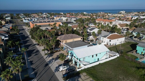 Building, Outdoors, Urban, Neighborhood, Aerial View