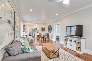 Living Room | Queen Sleeper Sofa | Smart TV | Board Games
