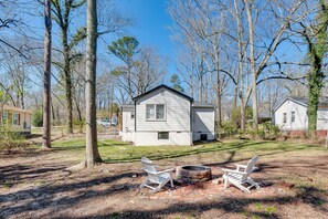 House Exterior | Private Yard | Wood-Burning Fire Pit | Charcoal Grill