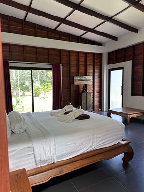 Arthouse garden facing kingsize bedroom 2 with a/c