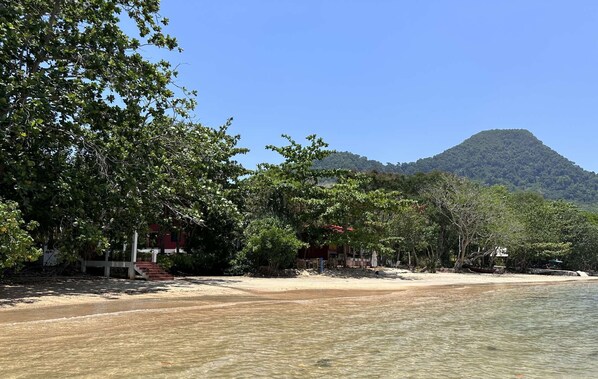 Ao Lubo with Piman Pu and Arthouse and Mt Pu