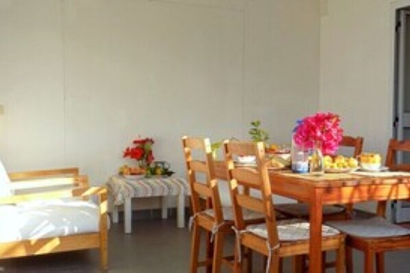Outdoor dining