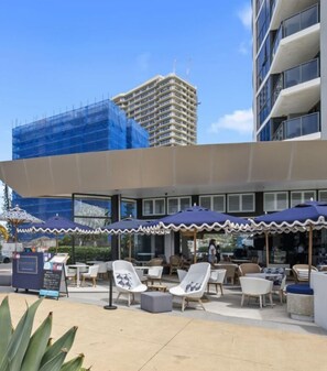 Grab a cup of coffee at Rhapsody Beachside, conveniently located just downstairs from the property.
