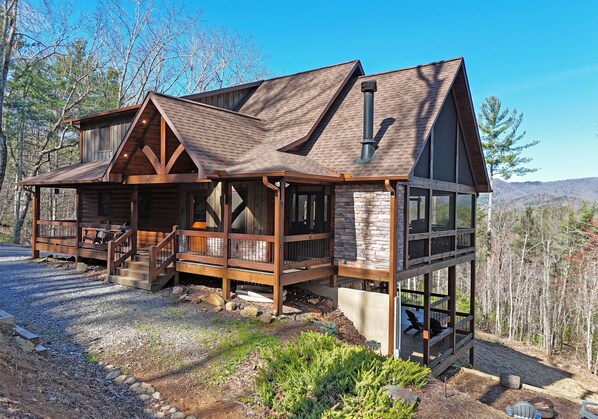 Mountain Oasis-Exterior
