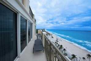 Direct Oceanfront View with Balcony
