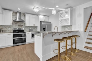 Cook with ease and convenience! Our kitchen, equipped with everything you need for a great cooking experience! 