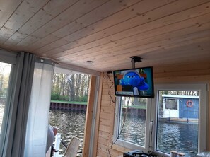 mit Fernseher