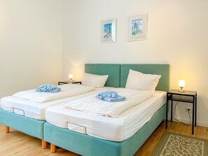 Schlafzimmer mit Boxspringbett