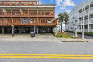 ,Front Elevation,