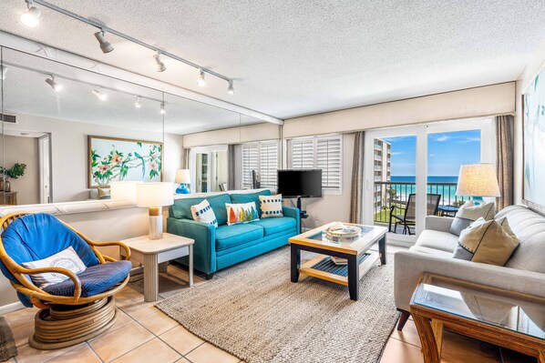 HSRC 408 Living Area With Gulf View