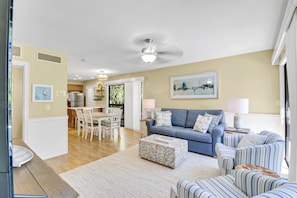 40 Hickory Cove | Living Room - 40 Hickory Cove | Living Room