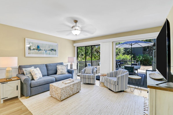 40 Hickory Cove | Living Room - 40 Hickory Cove | Living Room