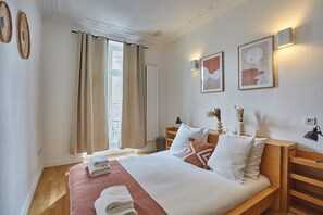 Chambre 2 LIT 160 CM
