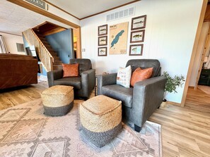 Lounge area, perfect place to read a book and drink your morning coffee