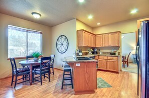 Kitchen | Breakfast Nook | 1st Floor