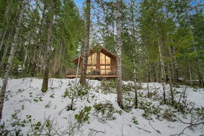 Nestled in the woods near the Olympic National Park Entrance, Staircase Rapids Retreat is perfect for a quiet escape.