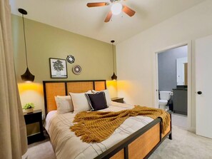 First Floor Bedroom with Queen-Size bed