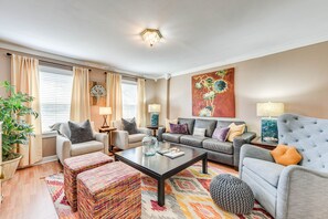 Living Room | Smart TV | Free WiFi
