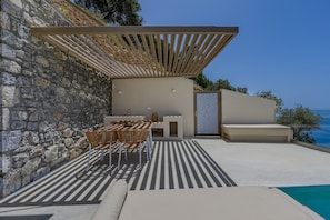 Pyrgos Exquisite villa 3 ,private pool