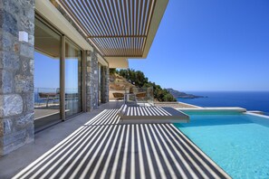 Pyrgos Exquisite villa 7 ,private pool