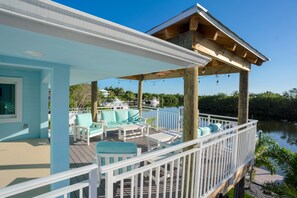 SaltyLime Tiki Deck