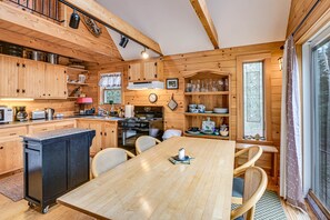 Dining Room | Dishware & Flatware Provided