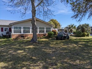 HUGE SIDE YARD/CORNER LOT