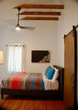 Queen size bed perfect for couples.