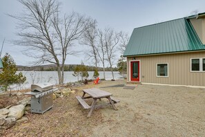 Yard Space | Gas Grill | Water Views