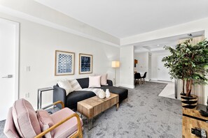 Step into this beautiful unit and make yourself at home!