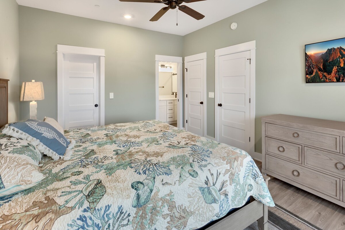 BCW29A Boone Docks * 2 Min Walk to Beach