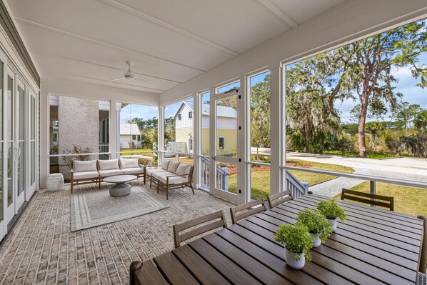 Outdoor dining