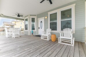 COVERED DECK WITH CEILING FANS