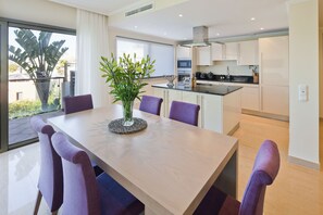 Dining Room &amp; Kitchen