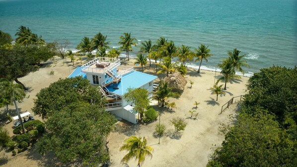 Dolphin Beach - Private Oceanfront 4-Bed Villa w/Pool on Huge Lot (3729)