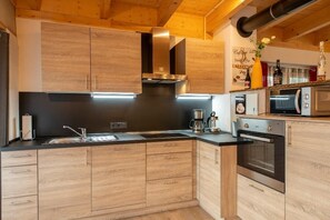 FW-Hochberg, 85m² 5-Sterne-Küche