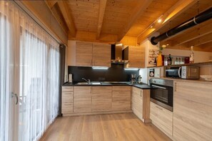 FW-Hochberg, 85m² 5-Sterne-Küche_2