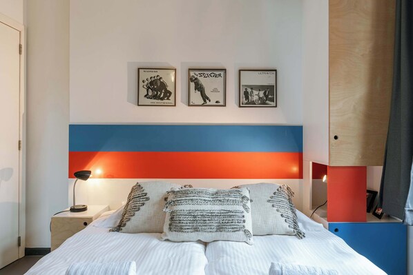 bedroom with double bed