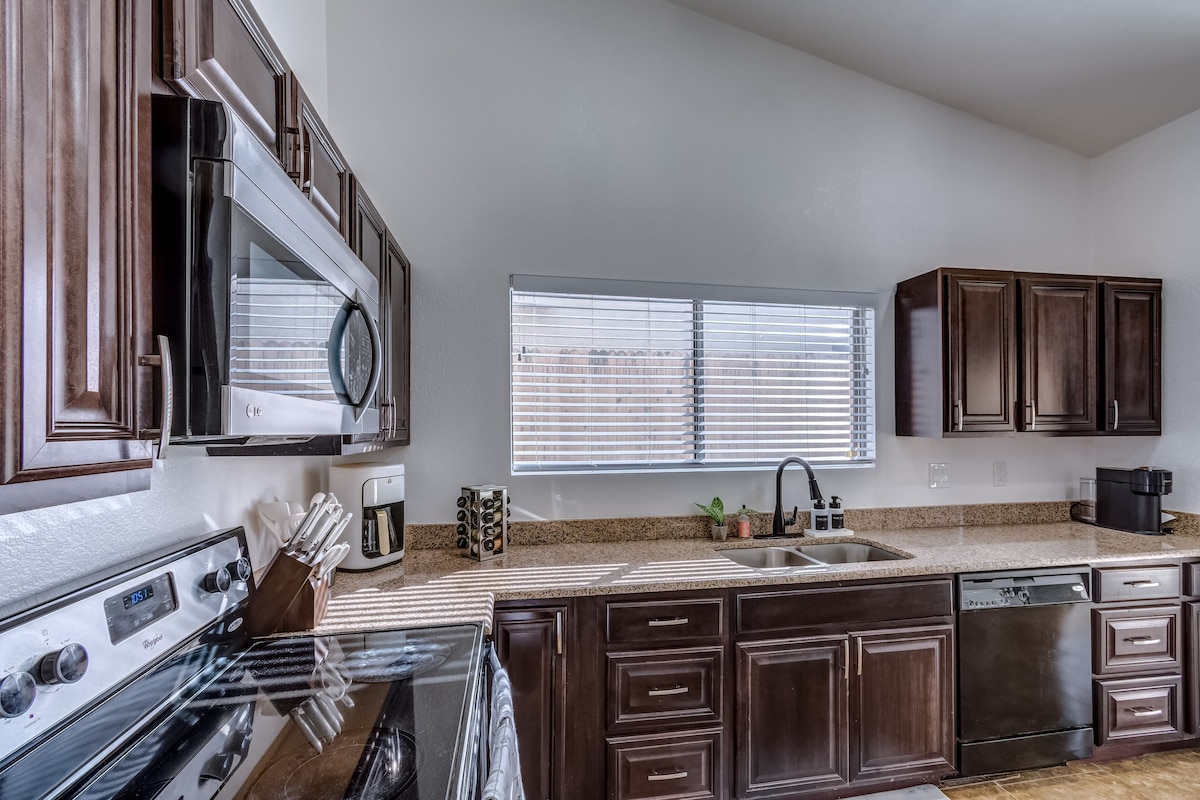 Charming 4-bedroom house with a private pool and centrally located.